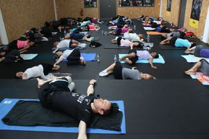 James FAELENS en Stretching
